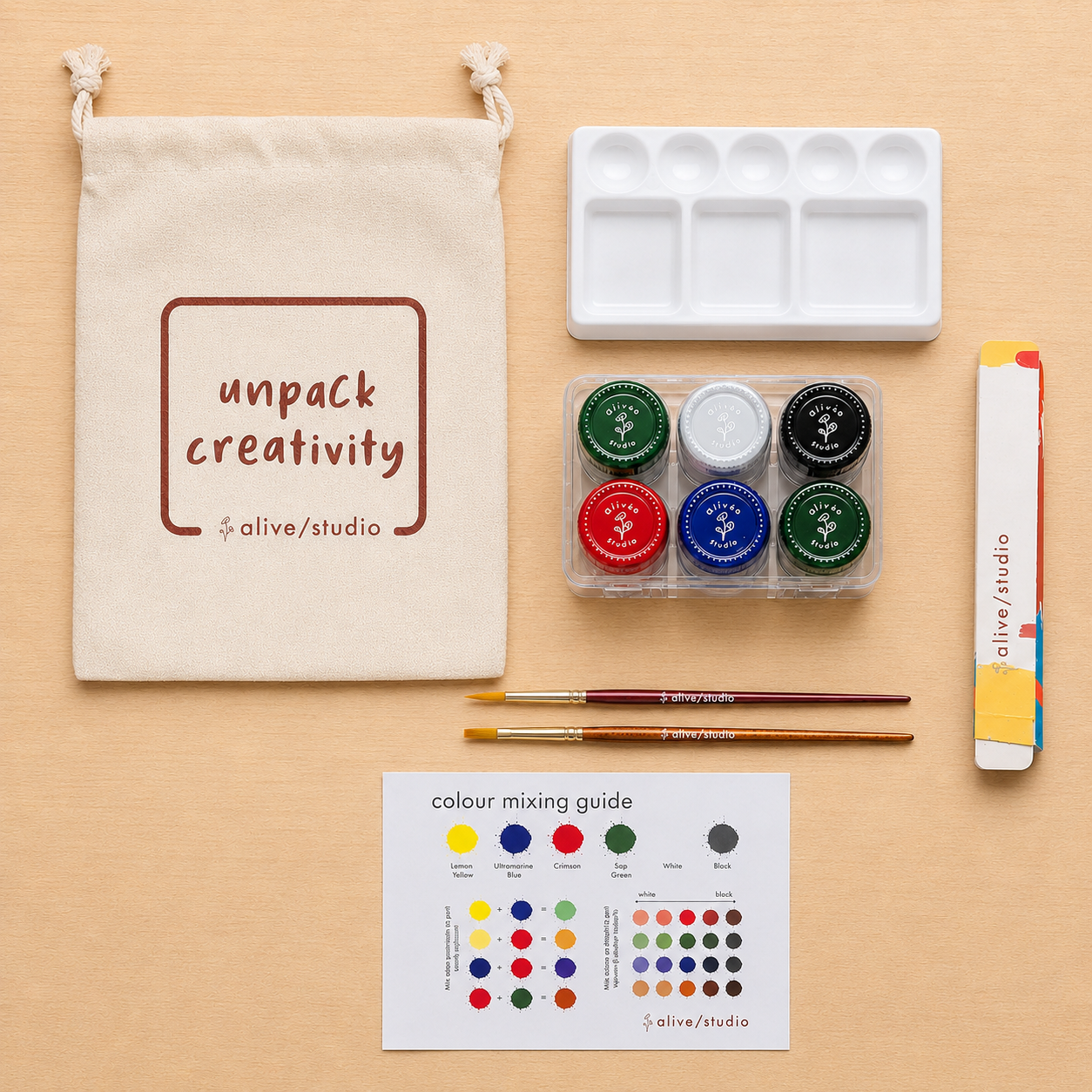 Painting Pack included in the Art Lovers Gift Box: six acrylic paints, two brushes, palette, colour mixing guide and storage pouch